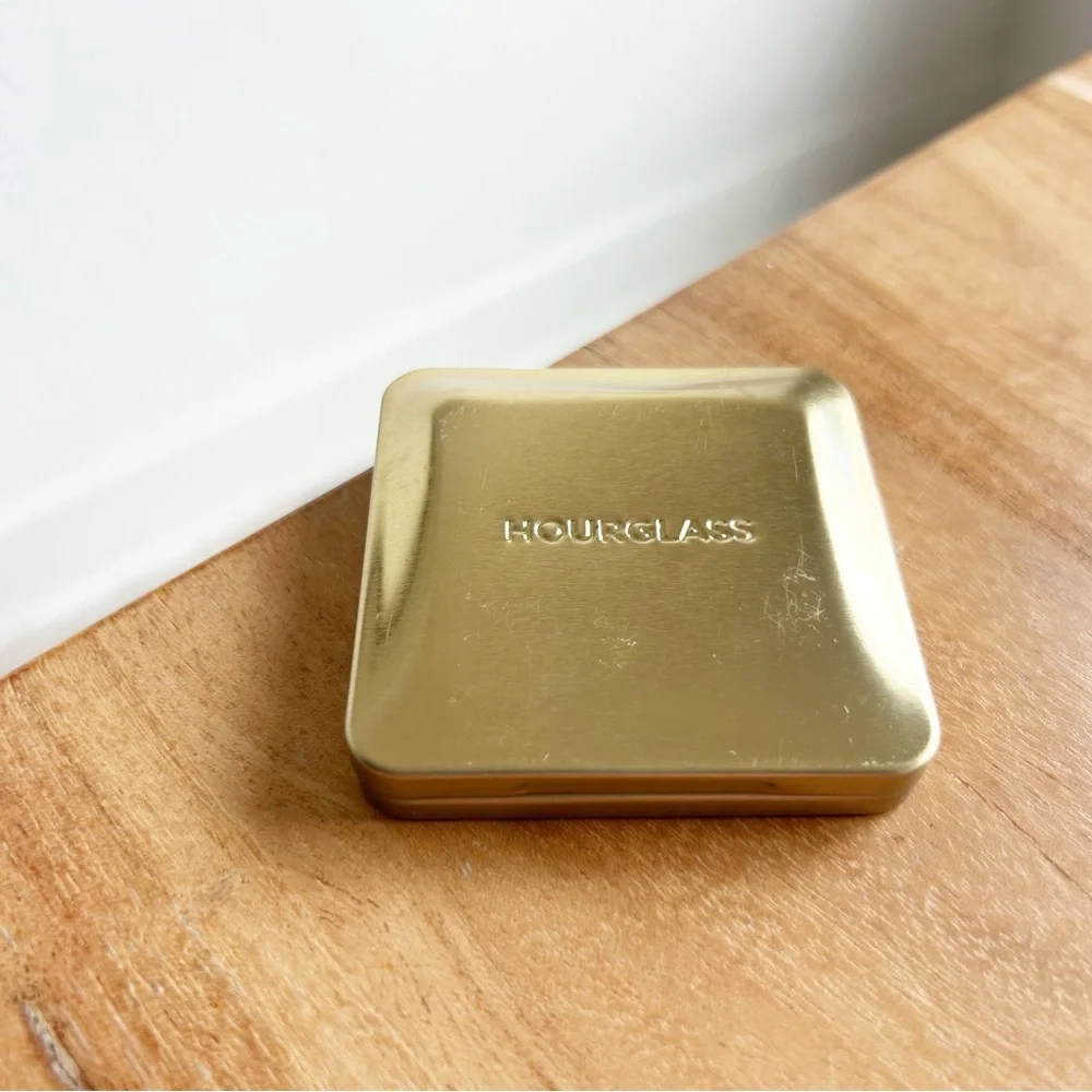 New Hourglass Curator Eyeshadow Palette Futurist - Picture 3 of 5